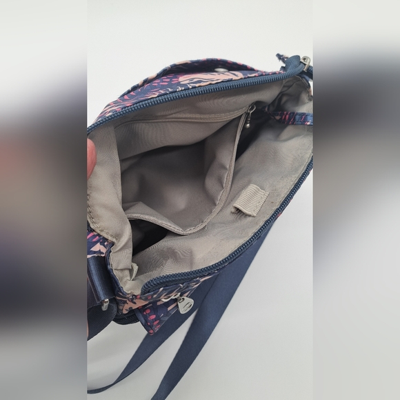 Baggallini Calais Crossbody Bag - Picture 14 of 15